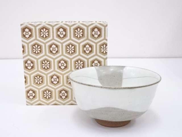 JAPANESE TEA CEREMONY / TEA BOWL CHAWAN / WHITE GLAZE 